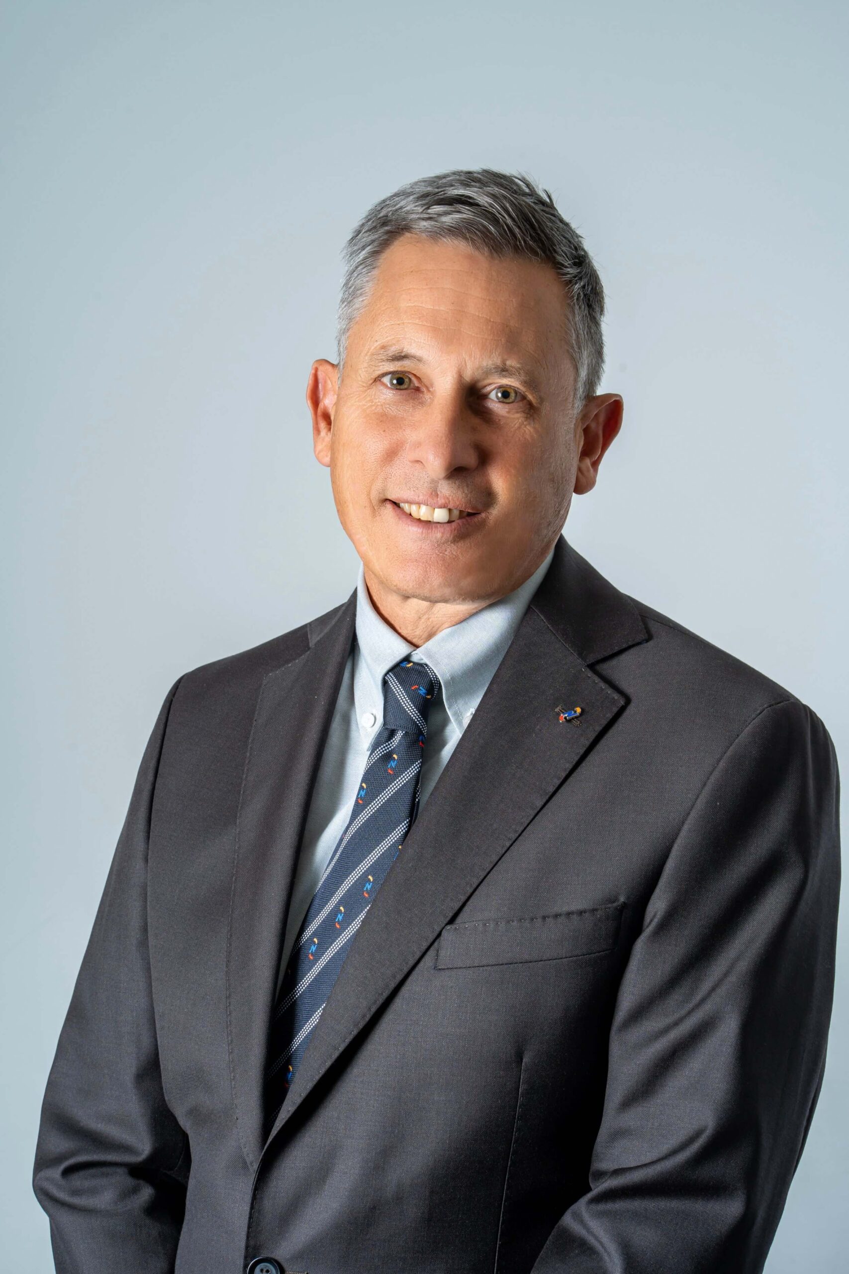 Mr. Andrew Kirkcaldy